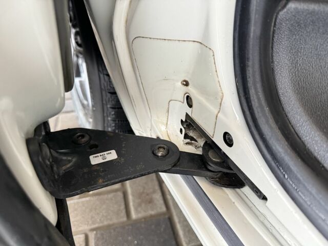 Білий Фольксваген Transporter, об'ємом двигуна 1.9 л та пробігом 189 тис. км за 10000 $, фото 13 на Automoto.ua