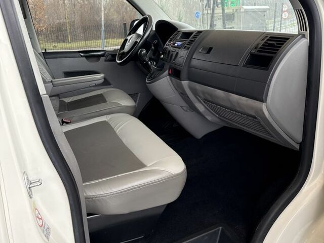 Білий Фольксваген Transporter, об'ємом двигуна 1.9 л та пробігом 189 тис. км за 10000 $, фото 17 на Automoto.ua