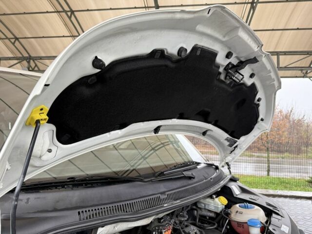 Білий Фольксваген Transporter, об'ємом двигуна 1.9 л та пробігом 189 тис. км за 10000 $, фото 23 на Automoto.ua