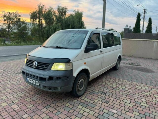 Белый Фольксваген Transporter, объемом двигателя 2.5 л и пробегом 400 тыс. км за 6000 $, фото 1 на Automoto.ua