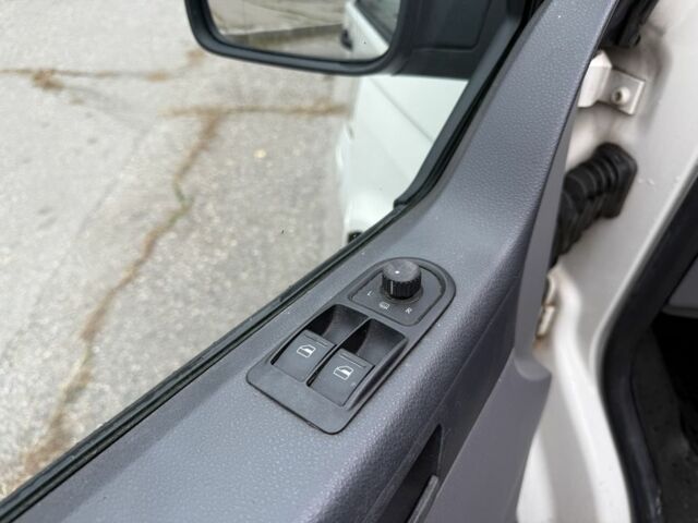 Белый Фольксваген Transporter, объемом двигателя 2.5 л и пробегом 321 тыс. км за 6950 $, фото 9 на Automoto.ua