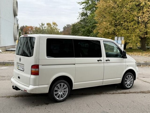Белый Фольксваген Transporter, объемом двигателя 2.5 л и пробегом 321 тыс. км за 6950 $, фото 2 на Automoto.ua