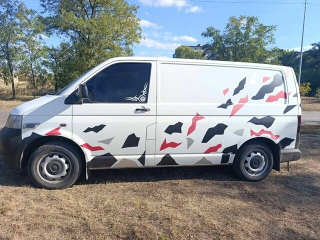 Білий Фольксваген Transporter, об'ємом двигуна 2 л та пробігом 438 тис. км за 8000 $, фото 1 на Automoto.ua