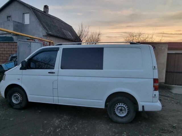 Білий Фольксваген Transporter, об'ємом двигуна 2.5 л та пробігом 222 тис. км за 6699 $, фото 10 на Automoto.ua