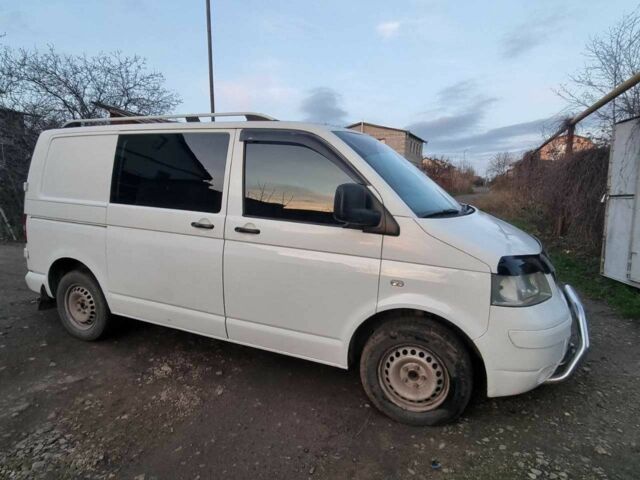 Білий Фольксваген Transporter, об'ємом двигуна 2.5 л та пробігом 222 тис. км за 6699 $, фото 4 на Automoto.ua