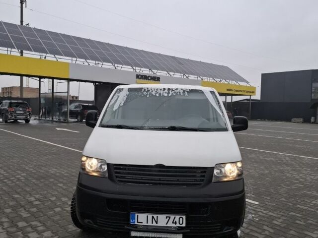 Белый Фольксваген Transporter, объемом двигателя 1.9 л и пробегом 325 тыс. км за 4700 $, фото 1 на Automoto.ua