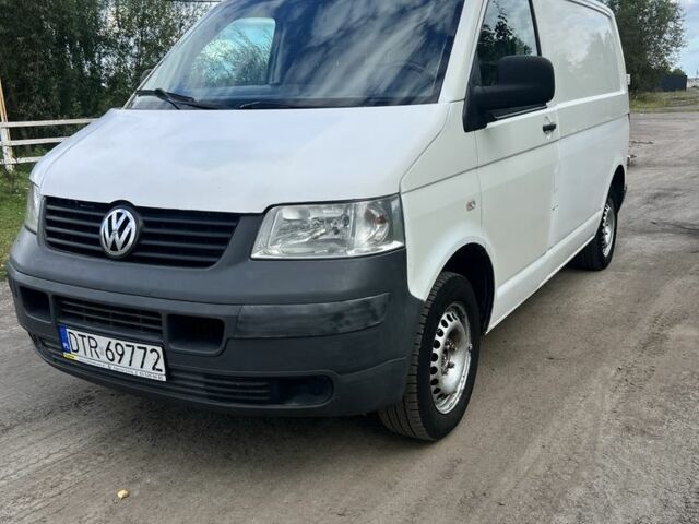 Белый Фольксваген Transporter, объемом двигателя 1.9 л и пробегом 450 тыс. км за 3650 $, фото 1 на Automoto.ua