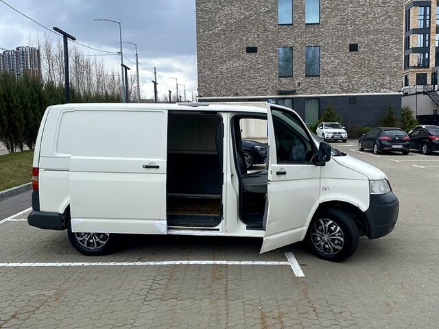 Білий Фольксваген Transporter, об'ємом двигуна 1.9 л та пробігом 317 тис. км за 7300 $, фото 8 на Automoto.ua