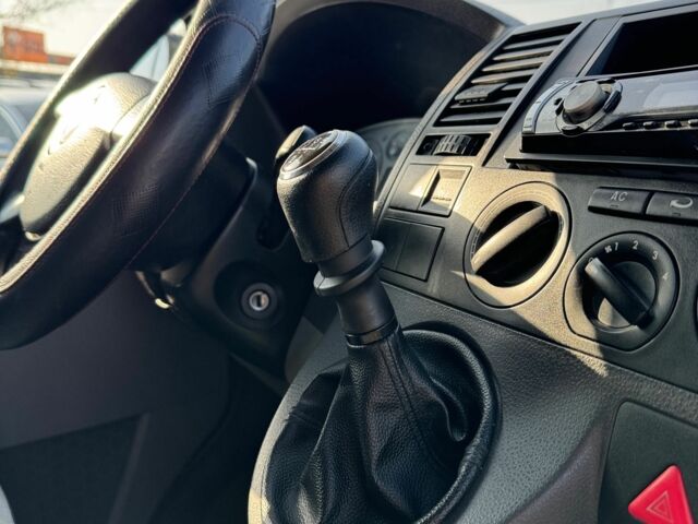 Белый Фольксваген Transporter, объемом двигателя 1.9 л и пробегом 418 тыс. км за 7800 $, фото 2 на Automoto.ua