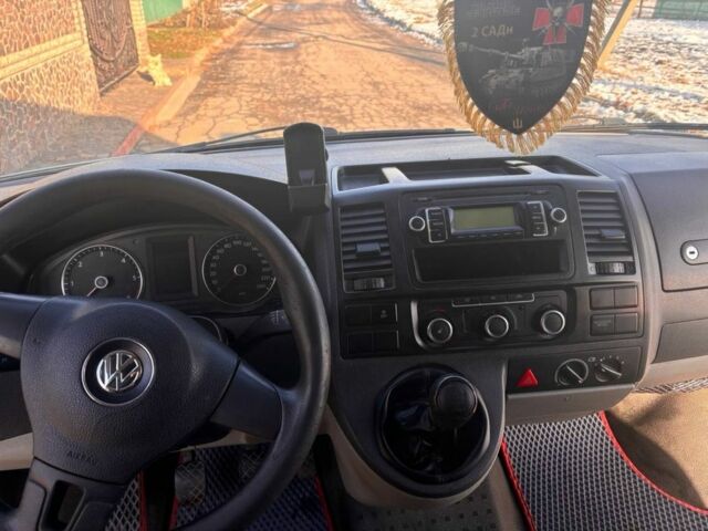 Белый Фольксваген Transporter, объемом двигателя 2 л и пробегом 370 тыс. км за 11000 $, фото 4 на Automoto.ua