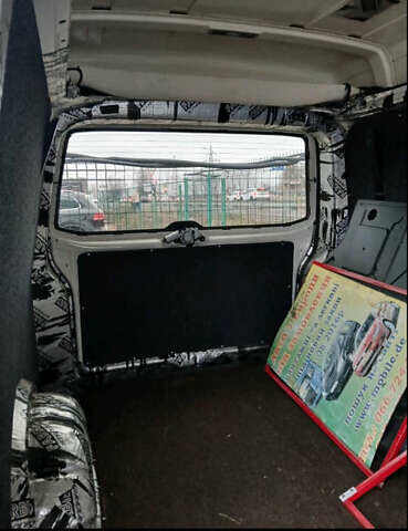 Белый Фольксваген Transporter, объемом двигателя 2 л и пробегом 342 тыс. км за 9700 $, фото 4 на Automoto.ua