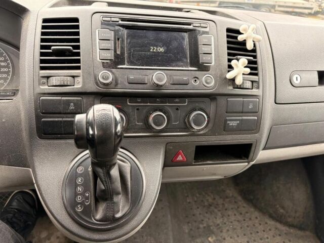 Белый Фольксваген Transporter, объемом двигателя 2 л и пробегом 400 тыс. км за 8118 $, фото 3 на Automoto.ua