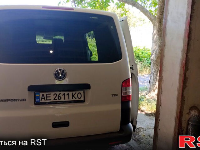 Білий Фольксваген Transporter, об'ємом двигуна 2 л та пробігом 241 тис. км за 9500 $, фото 1 на Automoto.ua