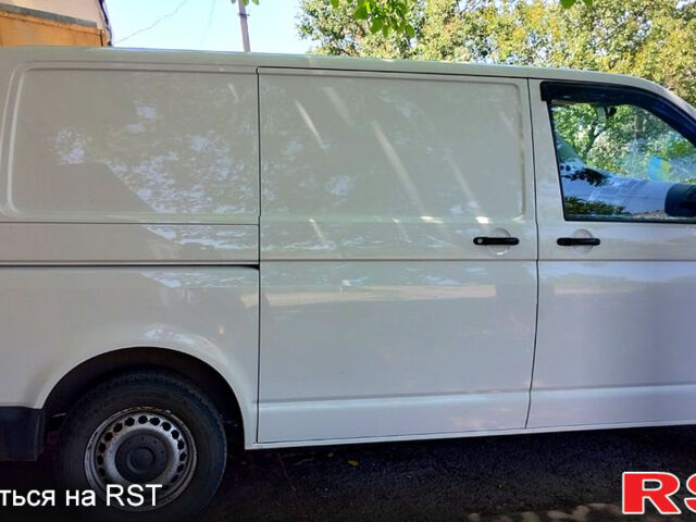 Білий Фольксваген Transporter, об'ємом двигуна 2 л та пробігом 241 тис. км за 9500 $, фото 4 на Automoto.ua