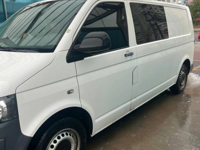 Белый Фольксваген Transporter, объемом двигателя 2 л и пробегом 330 тыс. км за 8500 $, фото 1 на Automoto.ua