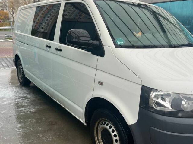 Белый Фольксваген Transporter, объемом двигателя 2 л и пробегом 330 тыс. км за 8500 $, фото 2 на Automoto.ua