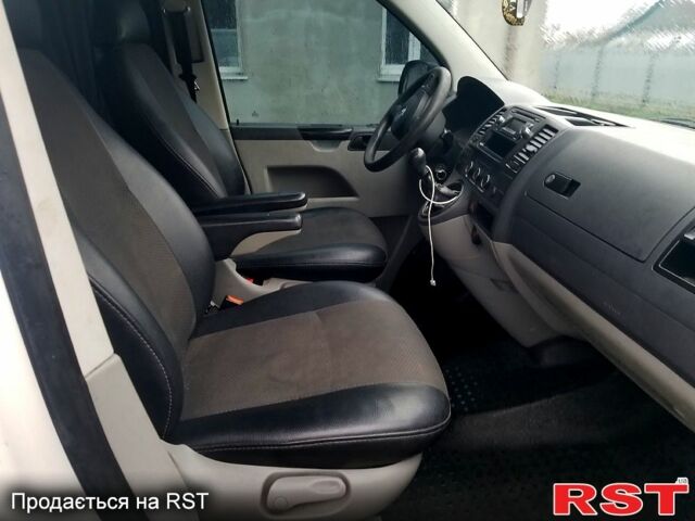 Белый Фольксваген Transporter, объемом двигателя 2 л и пробегом 440 тыс. км за 9500 $, фото 3 на Automoto.ua