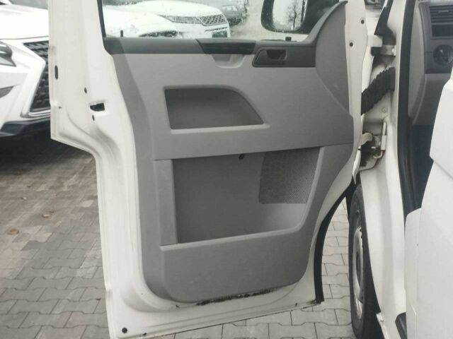 Белый Фольксваген Transporter, объемом двигателя 2 л и пробегом 371 тыс. км за 10490 $, фото 6 на Automoto.ua