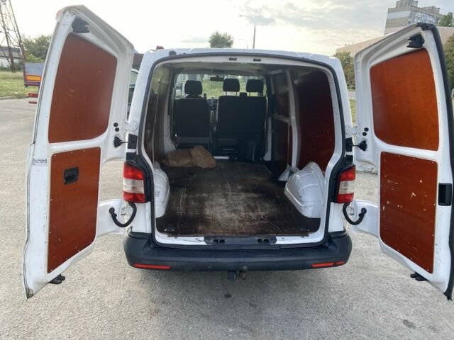 Белый Фольксваген Transporter, объемом двигателя 2 л и пробегом 400 тыс. км за 12000 $, фото 6 на Automoto.ua