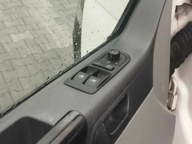 Белый Фольксваген Transporter, объемом двигателя 2 л и пробегом 371 тыс. км за 10490 $, фото 7 на Automoto.ua