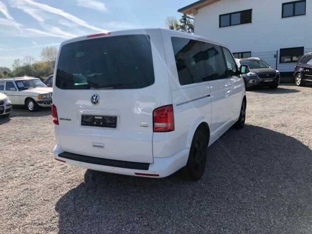 Белый Фольксваген Transporter, объемом двигателя 2 л и пробегом 143 тыс. км за 9000 $, фото 1 на Automoto.ua