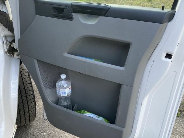 Белый Фольксваген Transporter, объемом двигателя 2 л и пробегом 400 тыс. км за 12000 $, фото 11 на Automoto.ua