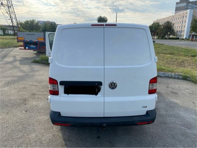 Белый Фольксваген Transporter, объемом двигателя 2 л и пробегом 400 тыс. км за 12000 $, фото 7 на Automoto.ua