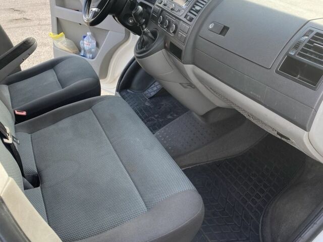 Белый Фольксваген Transporter, объемом двигателя 2 л и пробегом 400 тыс. км за 12000 $, фото 13 на Automoto.ua