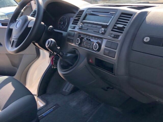 Белый Фольксваген Transporter, объемом двигателя 2 л и пробегом 143 тыс. км за 9000 $, фото 23 на Automoto.ua