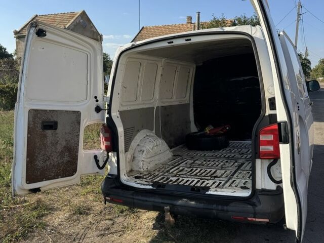 Белый Фольксваген Transporter, объемом двигателя 2 л и пробегом 340 тыс. км за 15000 $, фото 5 на Automoto.ua
