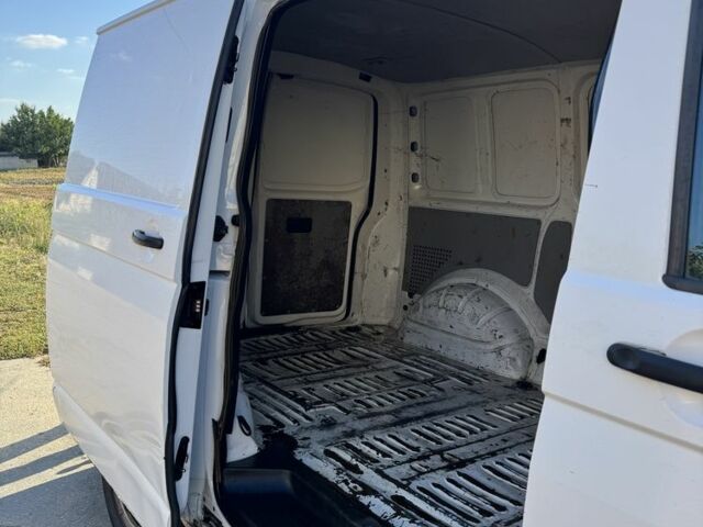 Белый Фольксваген Transporter, объемом двигателя 2 л и пробегом 340 тыс. км за 15000 $, фото 4 на Automoto.ua