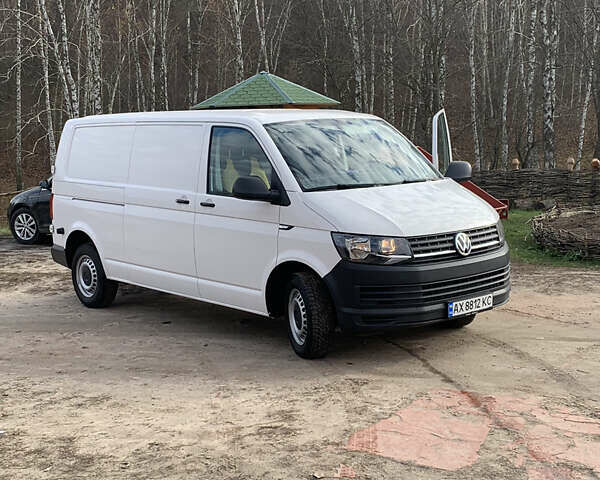 Білий Фольксваген Transporter, об'ємом двигуна 2 л та пробігом 233 тис. км за 16500 $, фото 1 на Automoto.ua