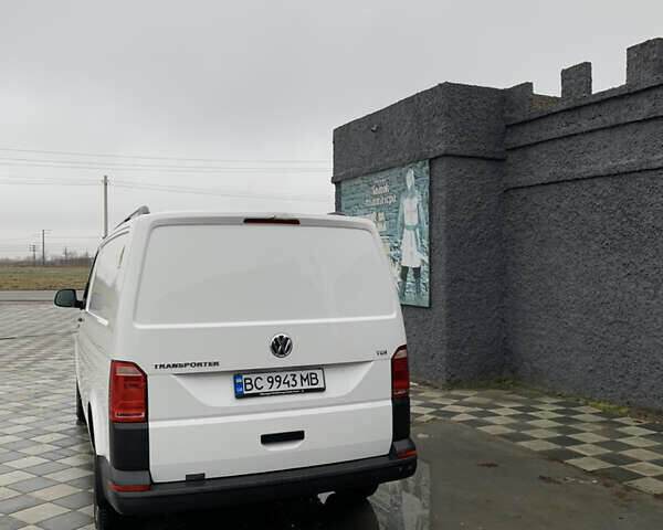 Белый Фольксваген Transporter, объемом двигателя 2 л и пробегом 204 тыс. км за 17600 $, фото 2 на Automoto.ua