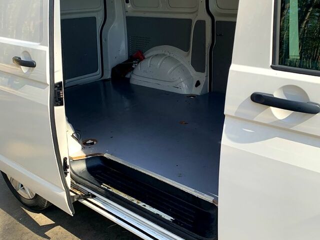 Білий Фольксваген Transporter, об'ємом двигуна 2 л та пробігом 212 тис. км за 21500 $, фото 1 на Automoto.ua