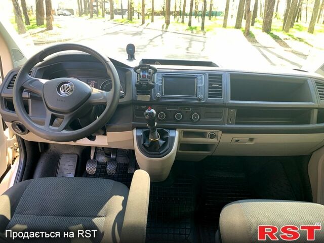 Білий Фольксваген Transporter, об'ємом двигуна 2 л та пробігом 212 тис. км за 21500 $, фото 2 на Automoto.ua