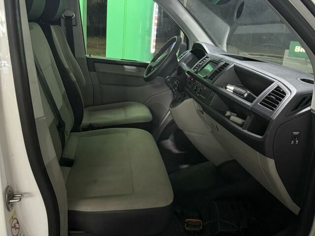 Белый Фольксваген Transporter, объемом двигателя 2 л и пробегом 80 тыс. км за 22000 $, фото 2 на Automoto.ua