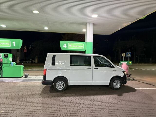 Белый Фольксваген Transporter, объемом двигателя 2 л и пробегом 80 тыс. км за 22000 $, фото 1 на Automoto.ua