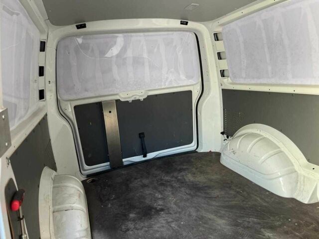 Білий Фольксваген Transporter, об'ємом двигуна 2 л та пробігом 124 тис. км за 22500 $, фото 9 на Automoto.ua