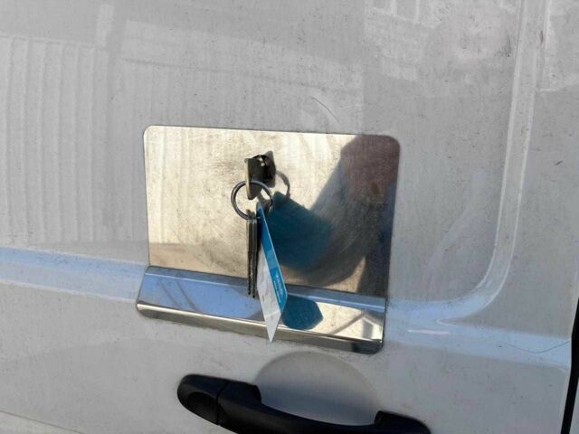 Білий Фольксваген Transporter, об'ємом двигуна 2 л та пробігом 124 тис. км за 22500 $, фото 7 на Automoto.ua
