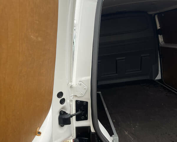 Белый Фольксваген Transporter, объемом двигателя 2 л и пробегом 212 тыс. км за 19800 $, фото 32 на Automoto.ua