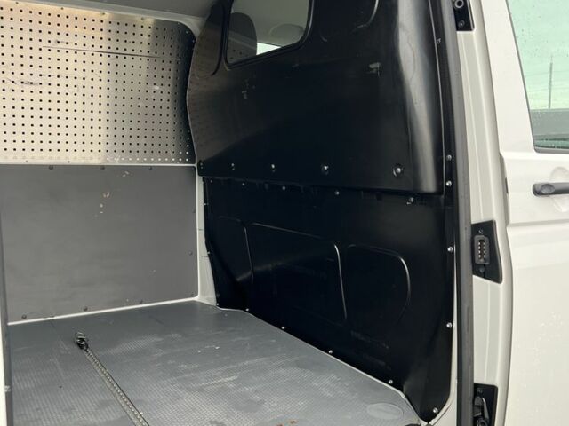 Білий Фольксваген Transporter, об'ємом двигуна 2 л та пробігом 198 тис. км за 20900 $, фото 12 на Automoto.ua