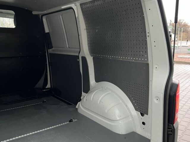 Білий Фольксваген Transporter, об'ємом двигуна 2 л та пробігом 198 тис. км за 20900 $, фото 16 на Automoto.ua