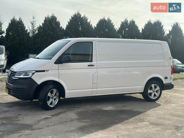 Белый Фольксваген Transporter, объемом двигателя 2.5 л и пробегом 228 тыс. км за 21900 $, фото 1 на Automoto.ua