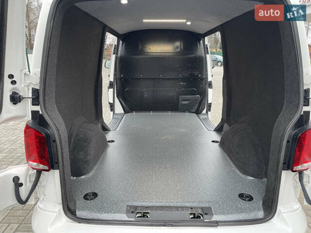 Белый Фольксваген Transporter, объемом двигателя 2 л и пробегом 72 тыс. км за 31500 $, фото 24 на Automoto.ua