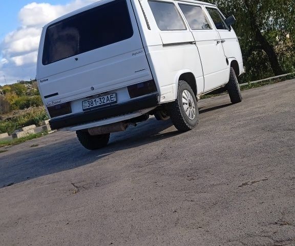 Белый Фольксваген Transporter, объемом двигателя 1.6 л и пробегом 62 тыс. км за 2500 $, фото 5 на Automoto.ua