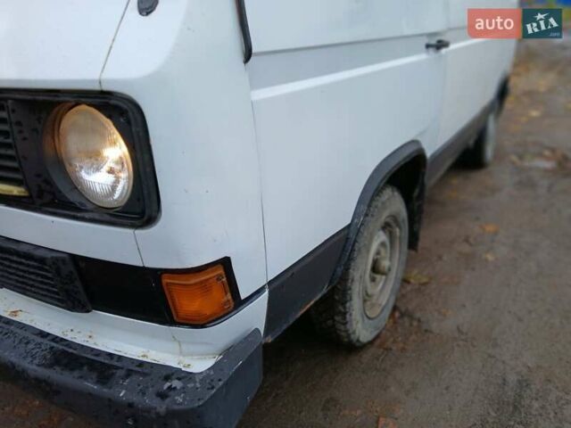 Белый Фольксваген Transporter, объемом двигателя 1.57 л и пробегом 300 тыс. км за 1900 $, фото 1 на Automoto.ua