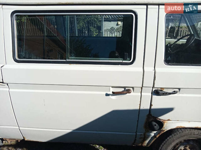 Белый Фольксваген Transporter, объемом двигателя 1.6 л и пробегом 300 тыс. км за 2000 $, фото 4 на Automoto.ua
