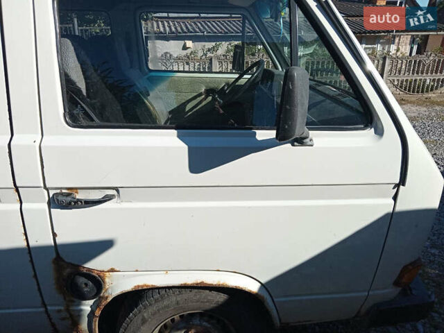 Белый Фольксваген Transporter, объемом двигателя 1.6 л и пробегом 300 тыс. км за 2000 $, фото 2 на Automoto.ua
