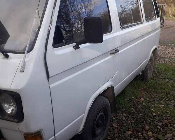 Білий Фольксваген Transporter, об'ємом двигуна 1.9 л та пробігом 300 тис. км за 1950 $, фото 2 на Automoto.ua