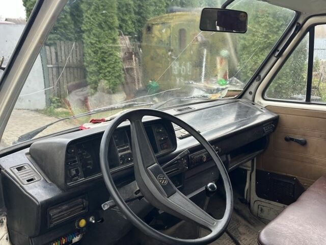 Белый Фольксваген Transporter, объемом двигателя 1.6 л и пробегом 380 тыс. км за 800 $, фото 5 на Automoto.ua